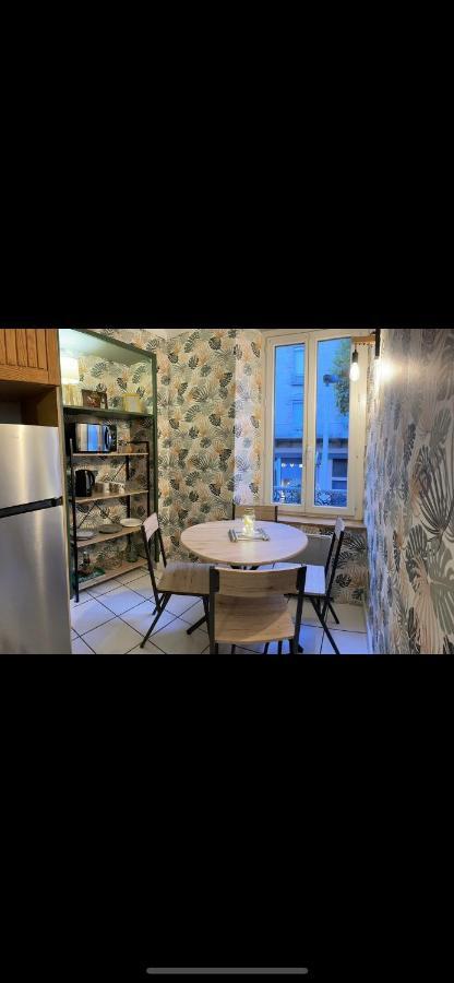 شقة T2 Plein Centre Au 1Er Etage Avec Parking Prive مييو المظهر الخارجي الصورة